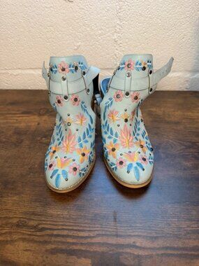 Embroidered Floral Slingback Heels - Mint 9·Very good·Shein·Uploaded an hour ago